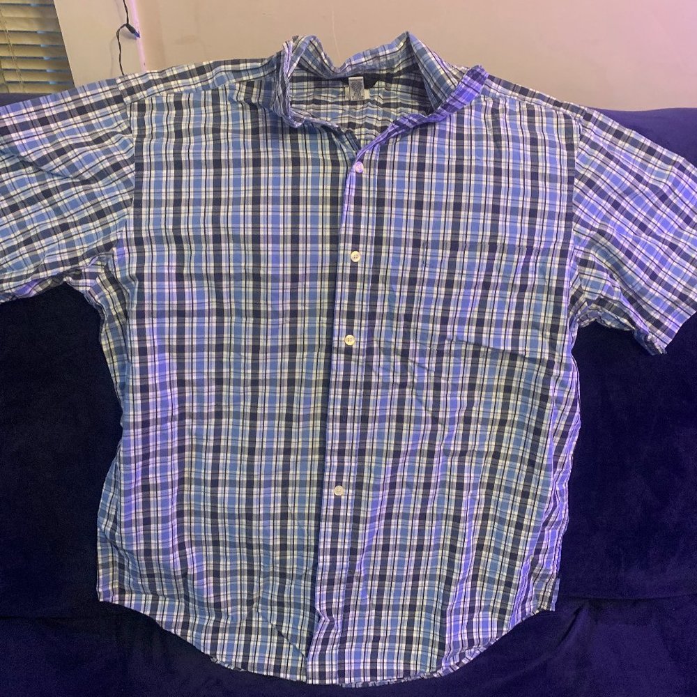 GAP Checkered Blue Short-Sleeved Button Down Shirt - XL Size
